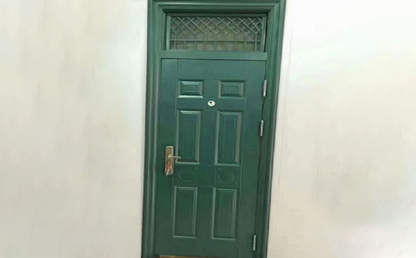 克拉玛依学校教室门