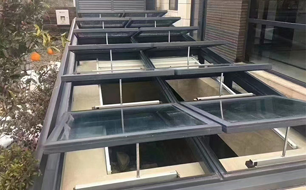 某轨道交通车辆维修车间克拉玛依排烟窗应用